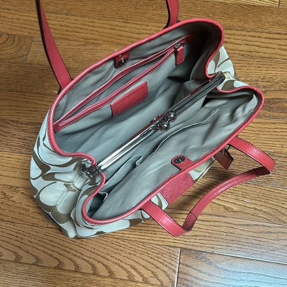 Coach handbag - Picture 3 of 9